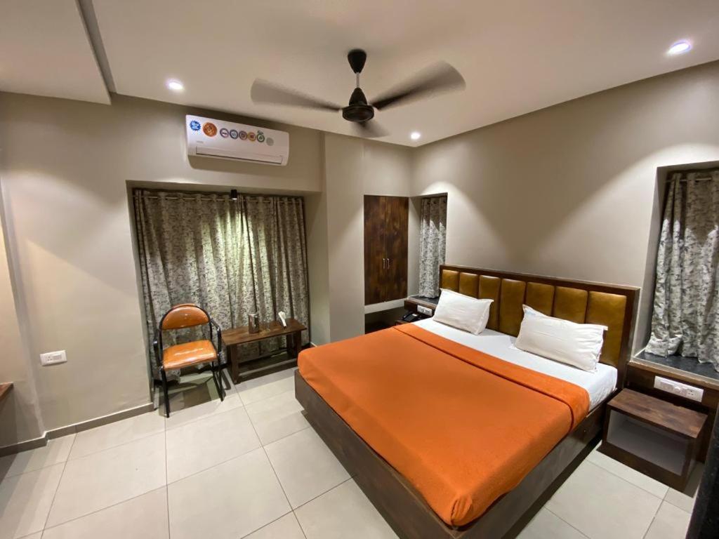 Hotel Vrindavan Deluxe Kolhapur Exterior photo