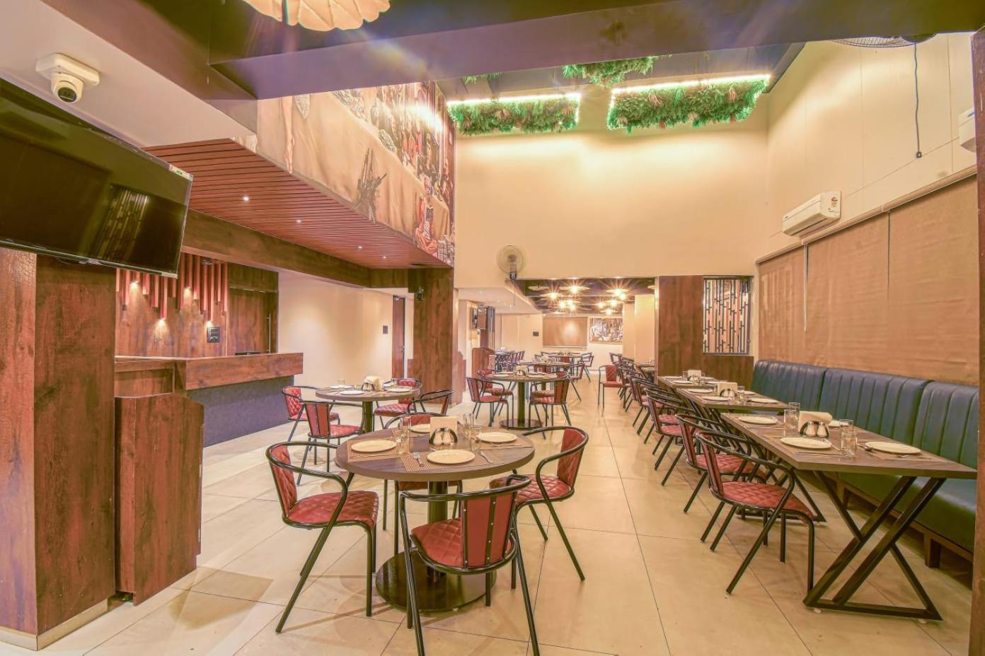Hotel Vrindavan Deluxe Kolhapur Exterior photo