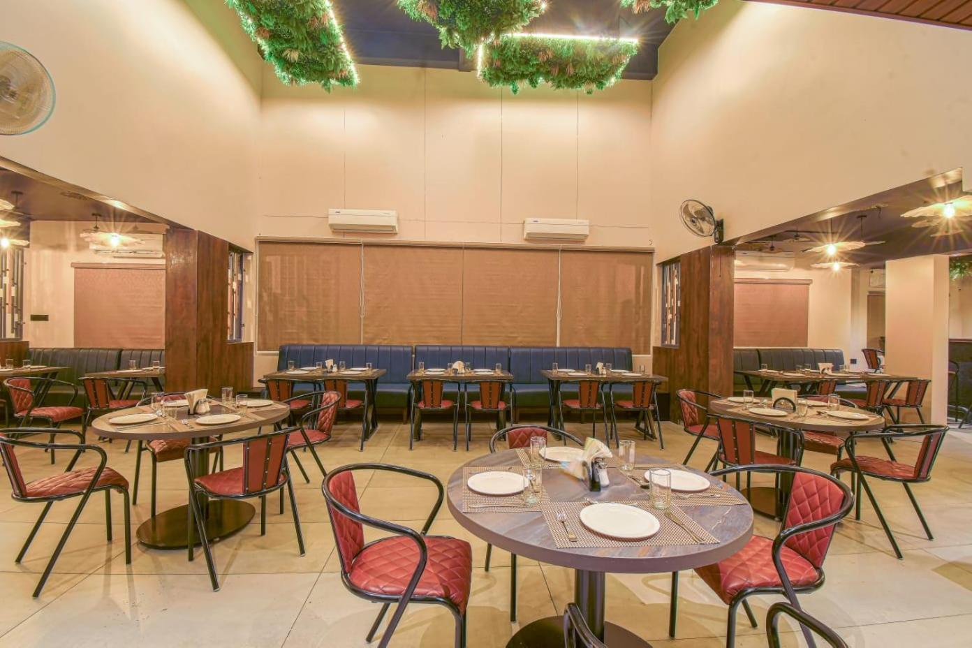 Hotel Vrindavan Deluxe Kolhapur Exterior photo